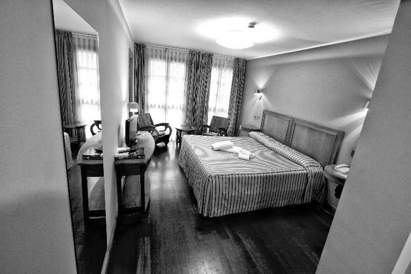 Hotel El Sella Onís エクステリア 写真